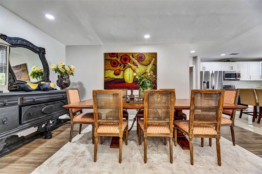 En Venta: $420,000 (3 camas, 2 baños, 2231 Pies cuadrados)