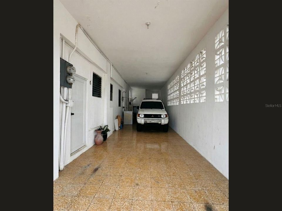 合同活跃: $300,000 (6 贝兹, 0 浴室, 1452 平方英尺)