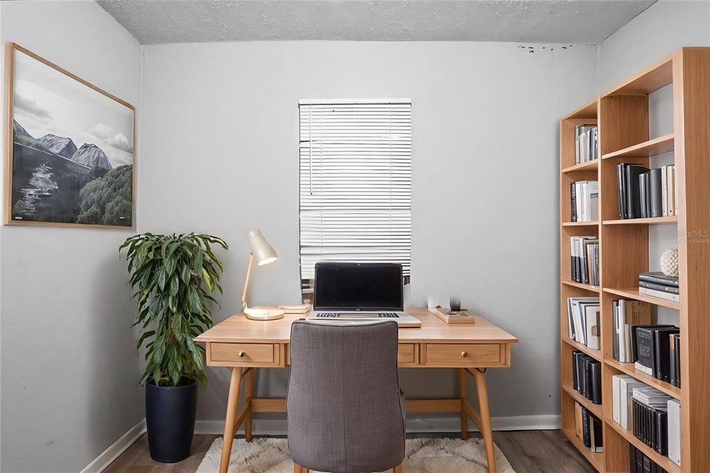 Activo con contrato: $144,999 (3 camas, 1 baños, 960 Pies cuadrados)