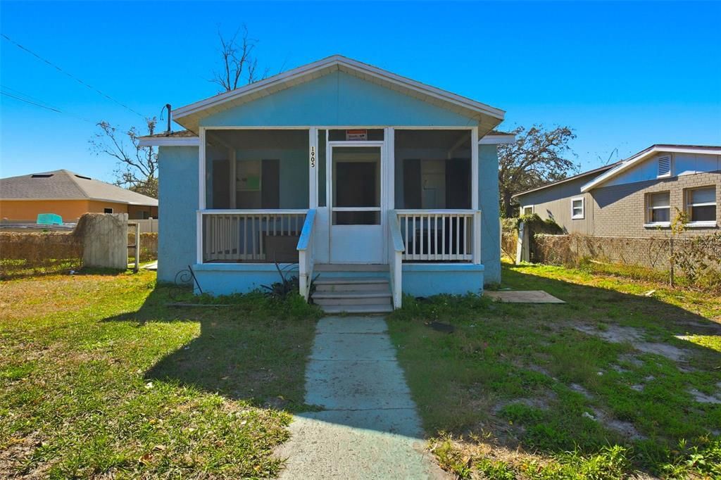 Activo con contrato: $144,999 (3 camas, 1 baños, 960 Pies cuadrados)