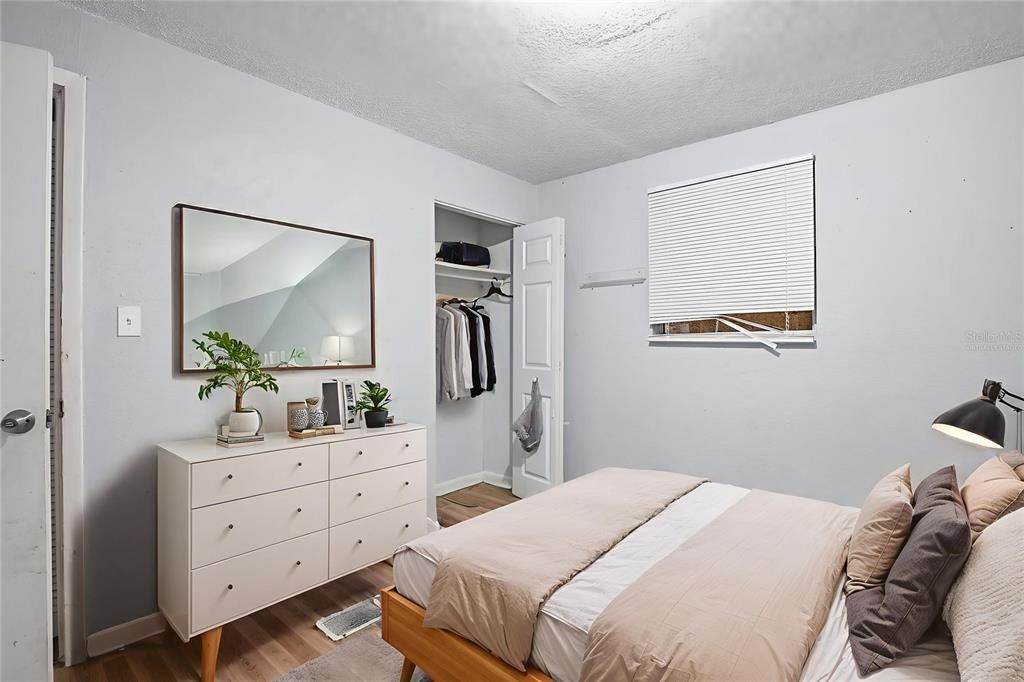 Activo con contrato: $144,999 (3 camas, 1 baños, 960 Pies cuadrados)