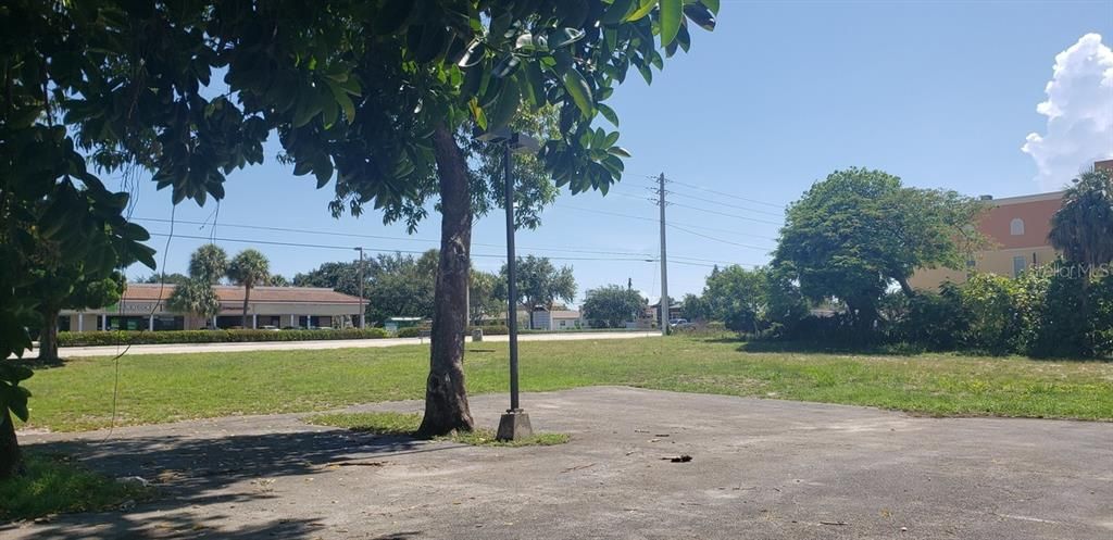 待售: $2,500,000 (0.66 acres)