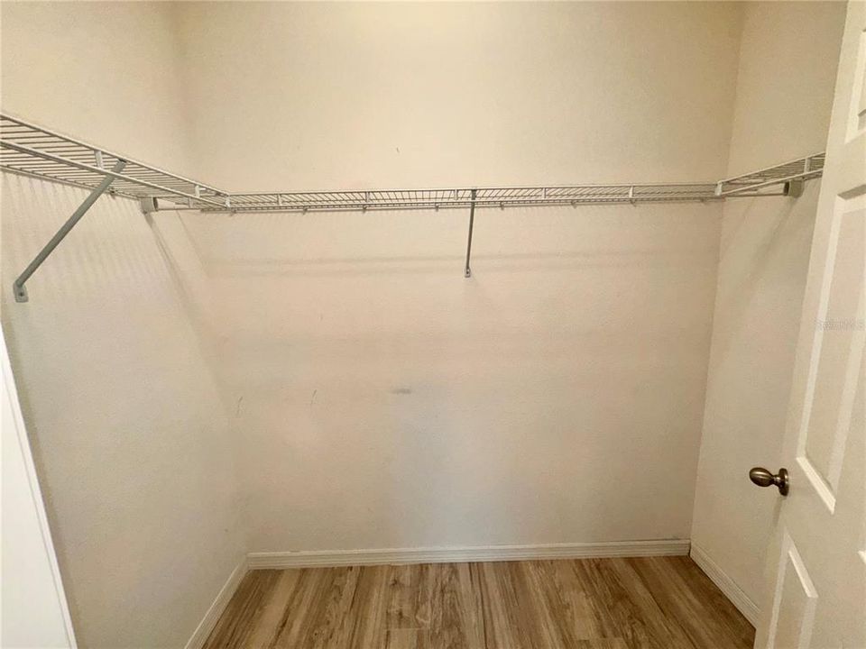 Active With Contract: $1,900 (3 beds, 3 baths, 1831 Square Feet)