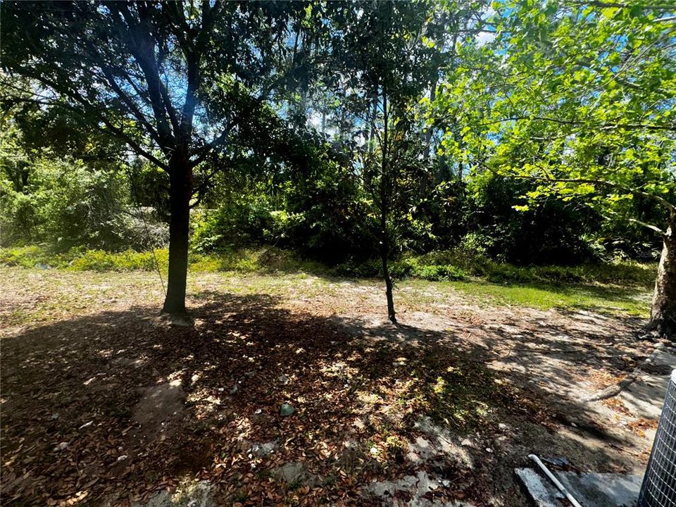 Active With Contract: $1,900 (3 beds, 3 baths, 1831 Square Feet)
