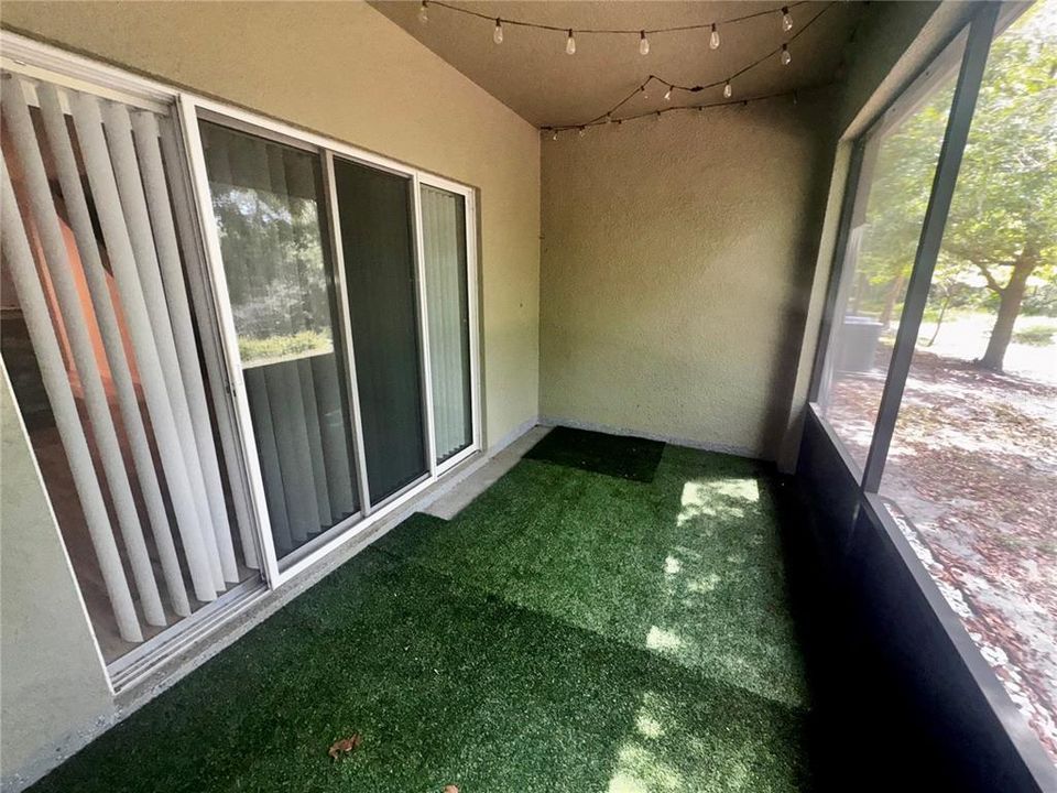 Active With Contract: $1,900 (3 beds, 3 baths, 1831 Square Feet)