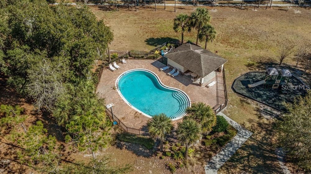 Active With Contract: $1,900 (3 beds, 3 baths, 1831 Square Feet)
