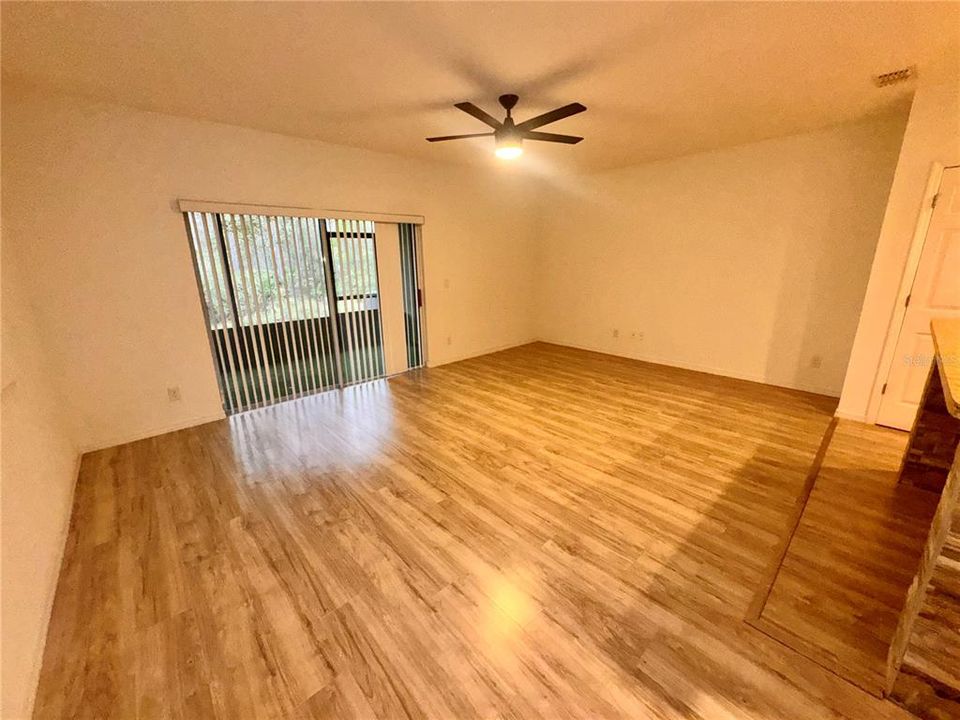 Active With Contract: $1,900 (3 beds, 3 baths, 1831 Square Feet)