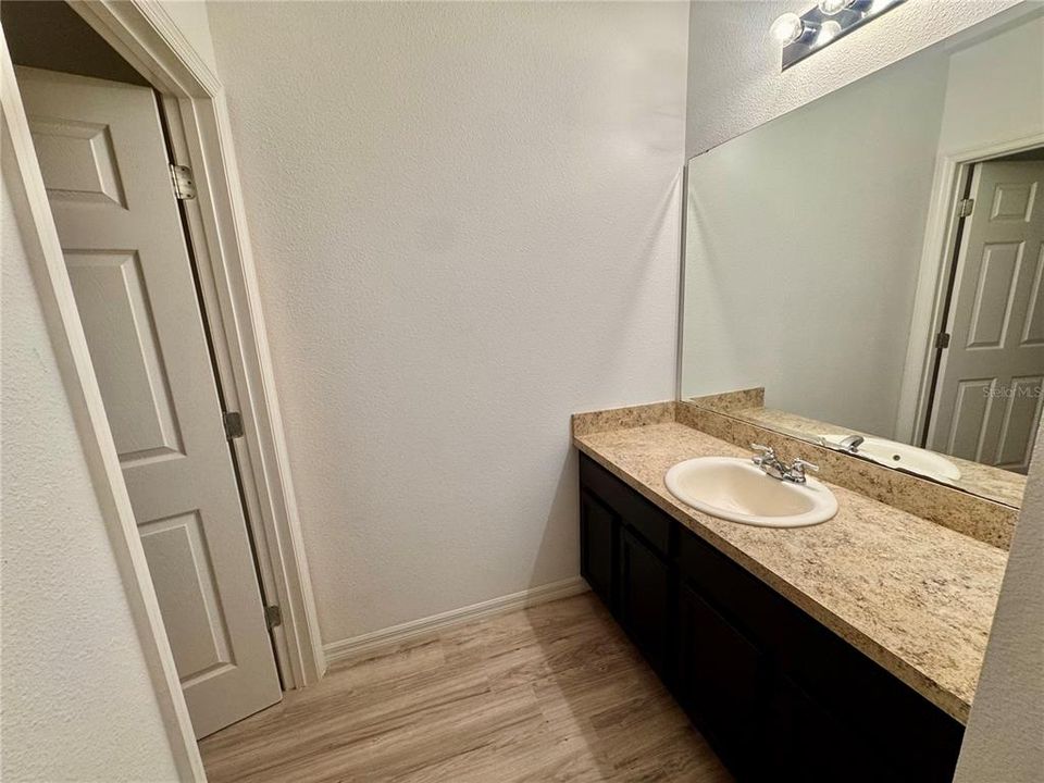 Active With Contract: $1,900 (3 beds, 3 baths, 1831 Square Feet)