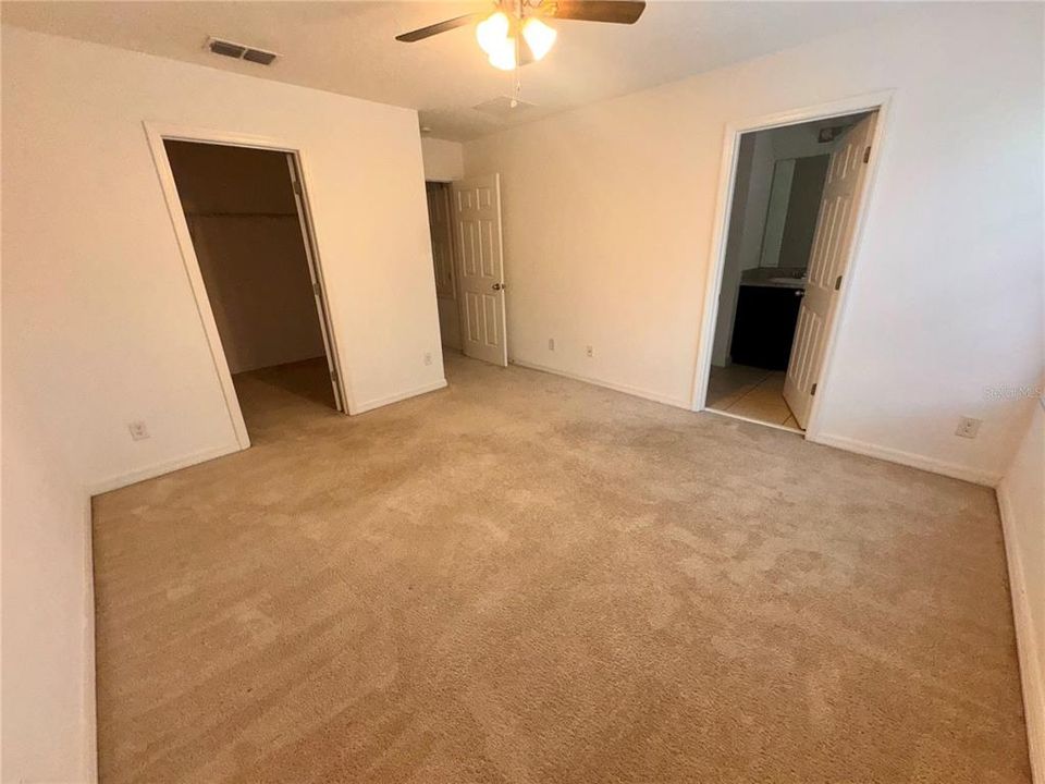 Active With Contract: $1,900 (3 beds, 3 baths, 1831 Square Feet)