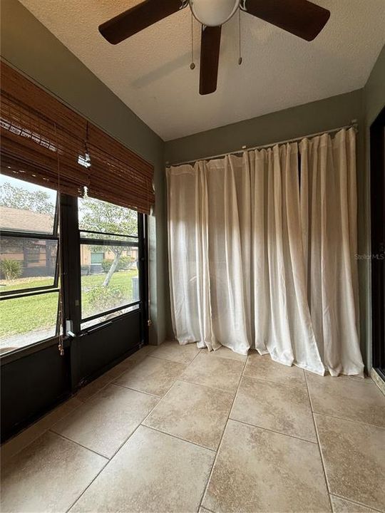 Под контрактом: $155,000 (2 спален, 2 ванн, 803 Квадратных фут)