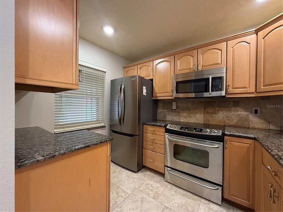 Под контрактом: $155,000 (2 спален, 2 ванн, 803 Квадратных фут)