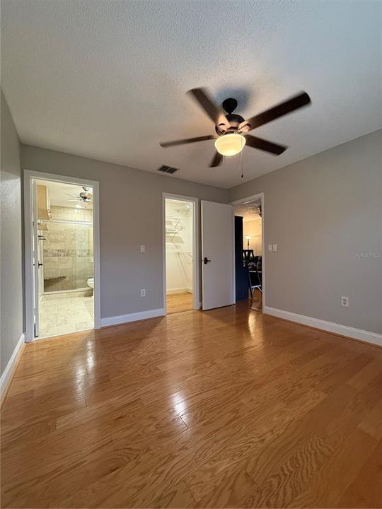 Под контрактом: $155,000 (2 спален, 2 ванн, 803 Квадратных фут)