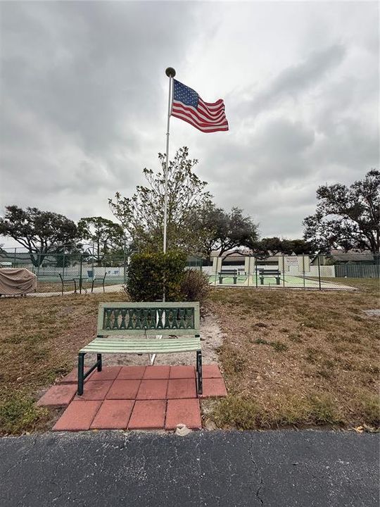 Под контрактом: $155,000 (2 спален, 2 ванн, 803 Квадратных фут)