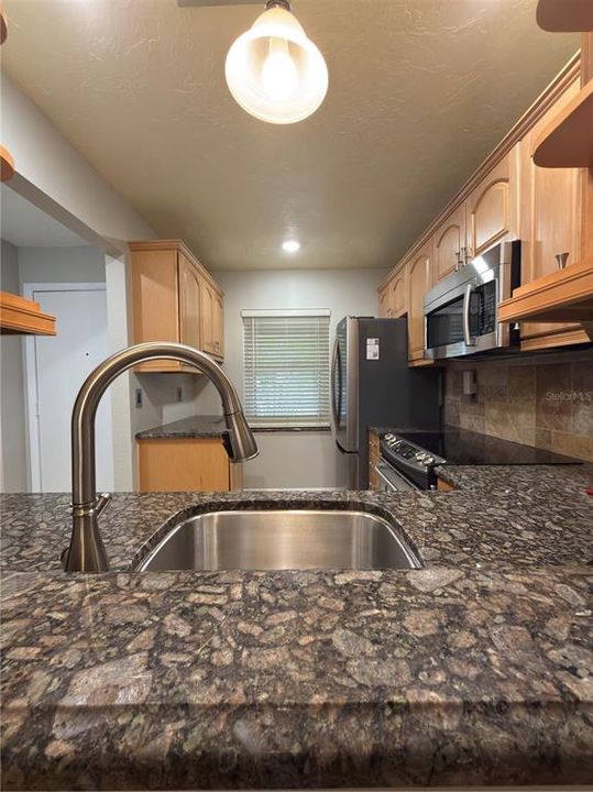 Под контрактом: $155,000 (2 спален, 2 ванн, 803 Квадратных фут)