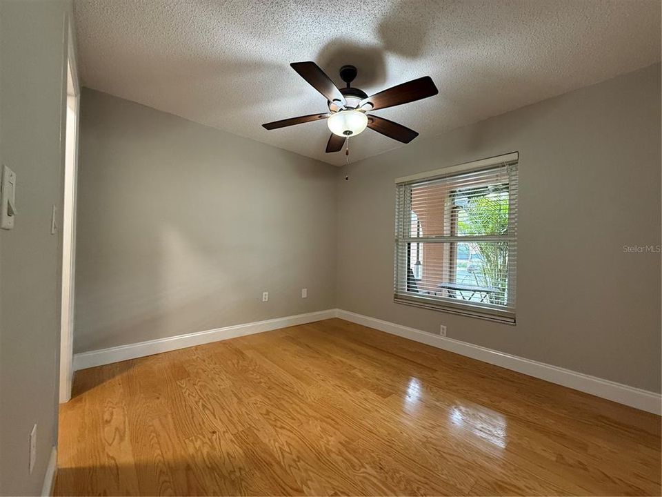 Под контрактом: $155,000 (2 спален, 2 ванн, 803 Квадратных фут)