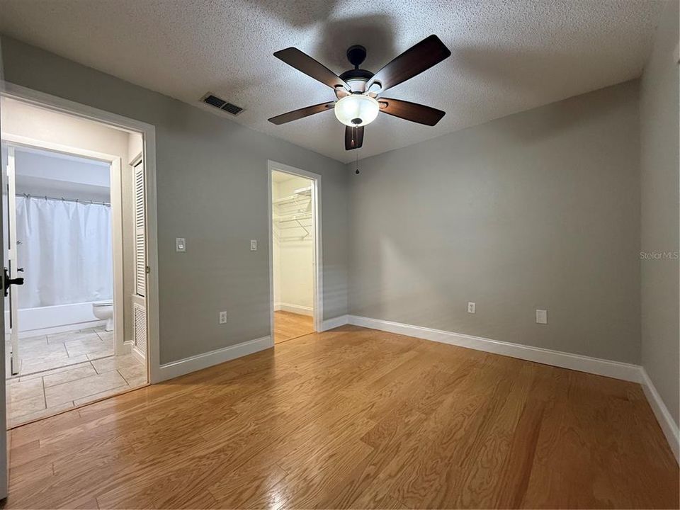 Под контрактом: $155,000 (2 спален, 2 ванн, 803 Квадратных фут)