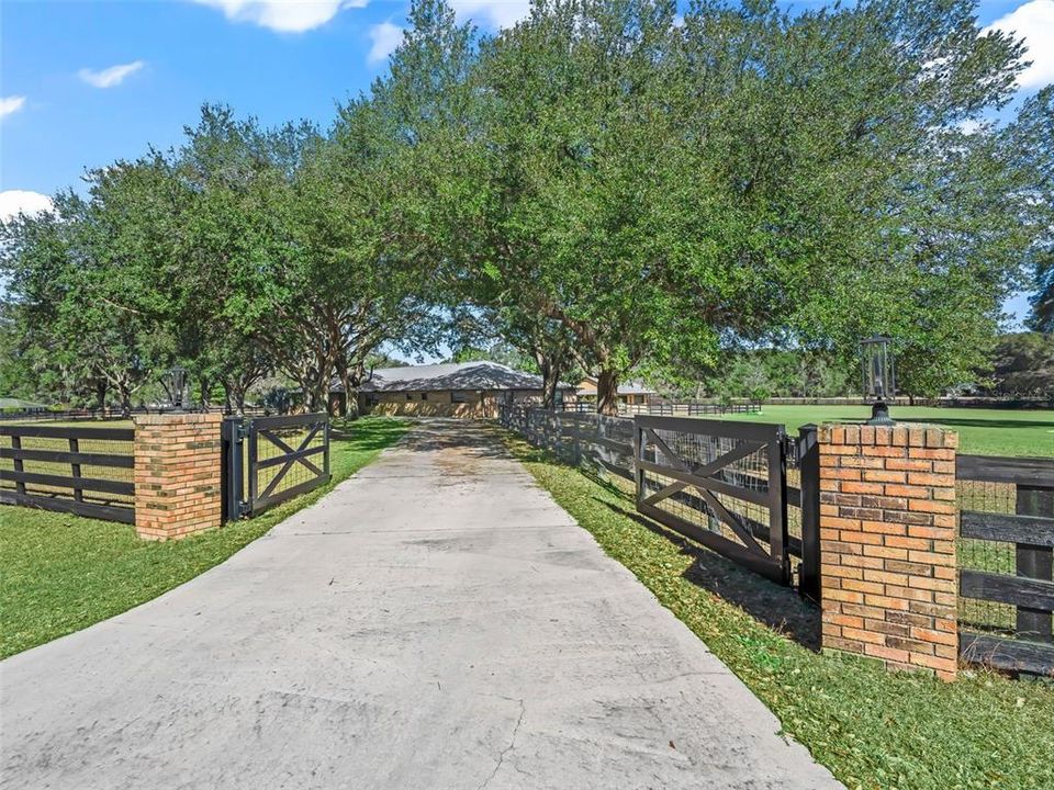 For Sale: $1,200,000 (4 beds, 3 baths, 4341 Square Feet)