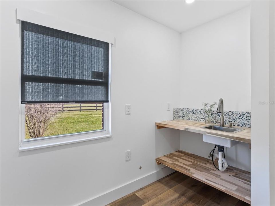 For Sale: $1,200,000 (4 beds, 3 baths, 4341 Square Feet)