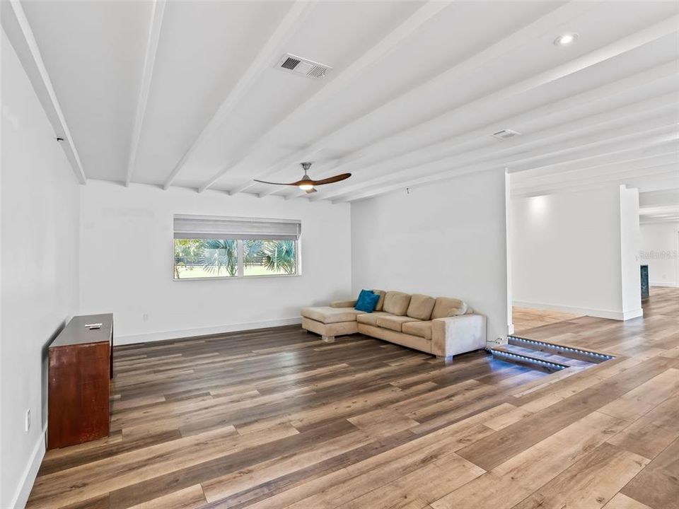 For Sale: $1,200,000 (4 beds, 3 baths, 4341 Square Feet)