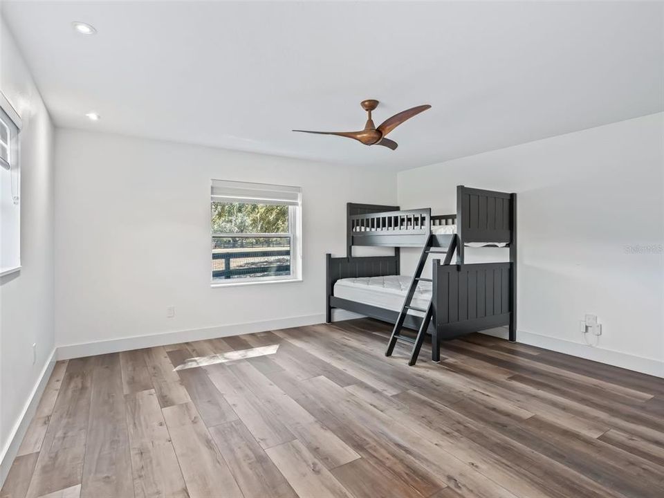 For Sale: $1,200,000 (4 beds, 3 baths, 4341 Square Feet)