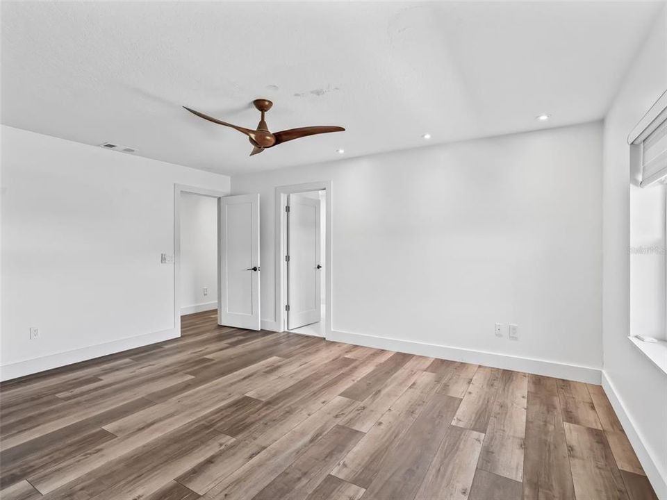 For Sale: $1,200,000 (4 beds, 3 baths, 4341 Square Feet)
