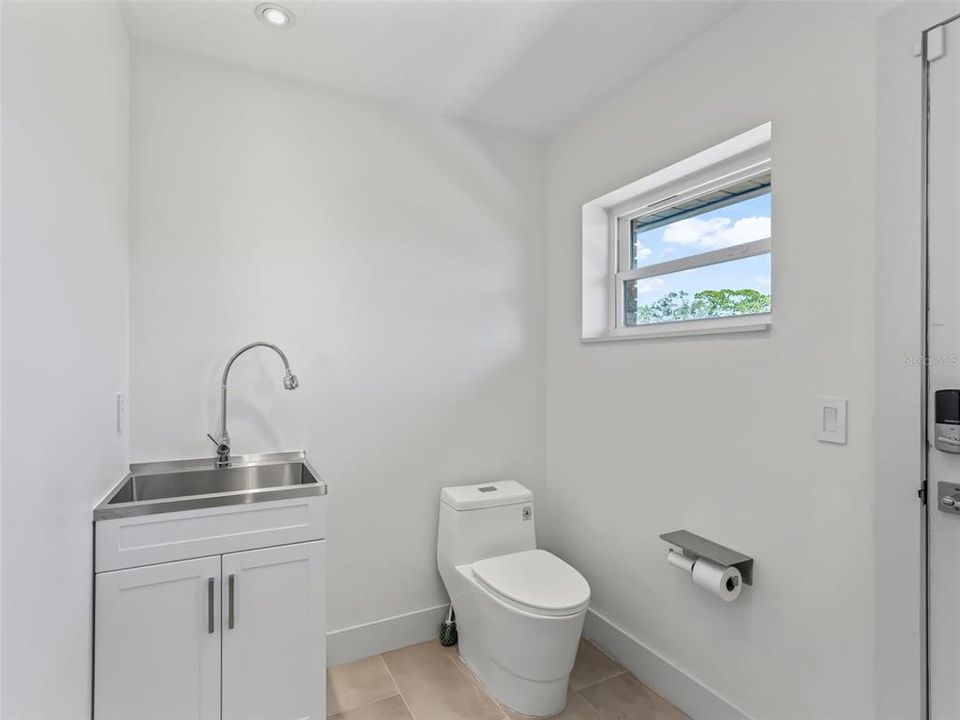 For Sale: $1,200,000 (4 beds, 3 baths, 4341 Square Feet)
