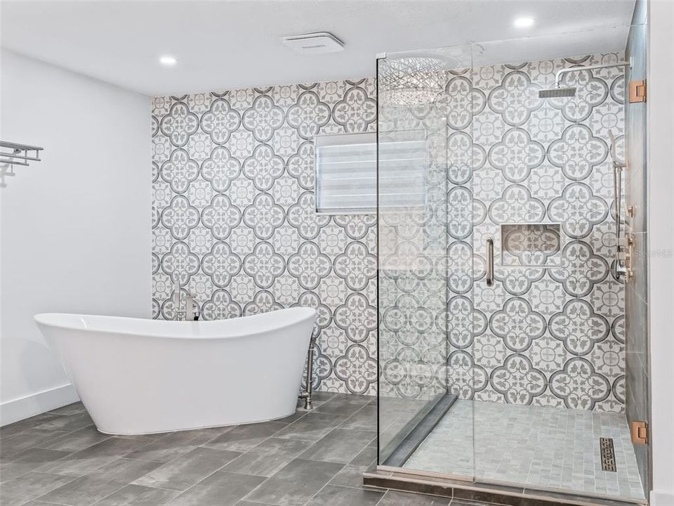 For Sale: $1,200,000 (4 beds, 3 baths, 4341 Square Feet)