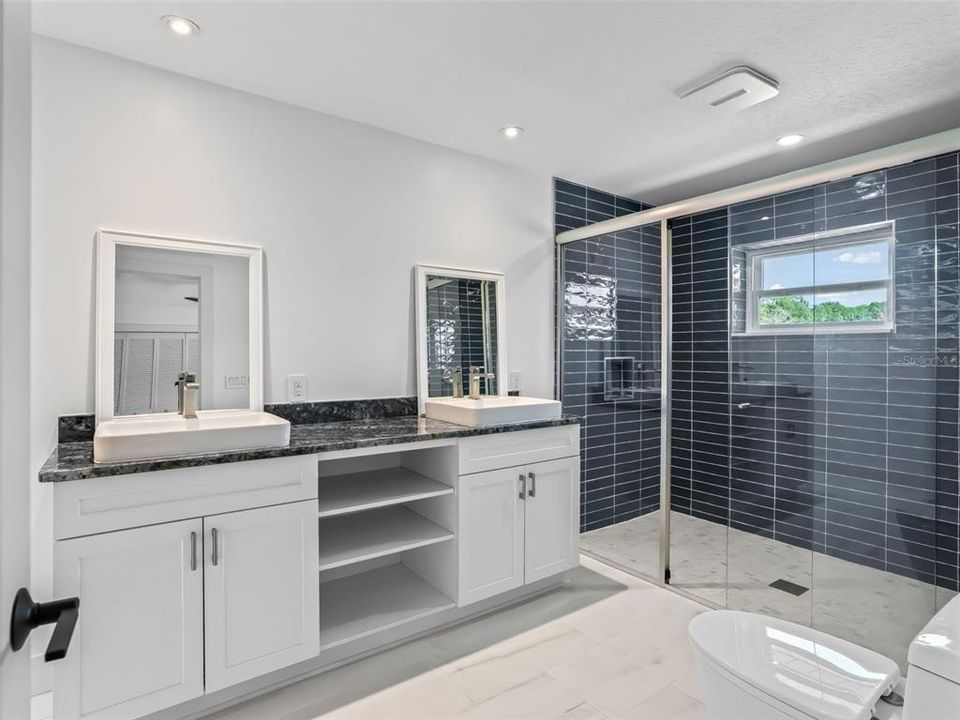 For Sale: $1,200,000 (4 beds, 3 baths, 4341 Square Feet)