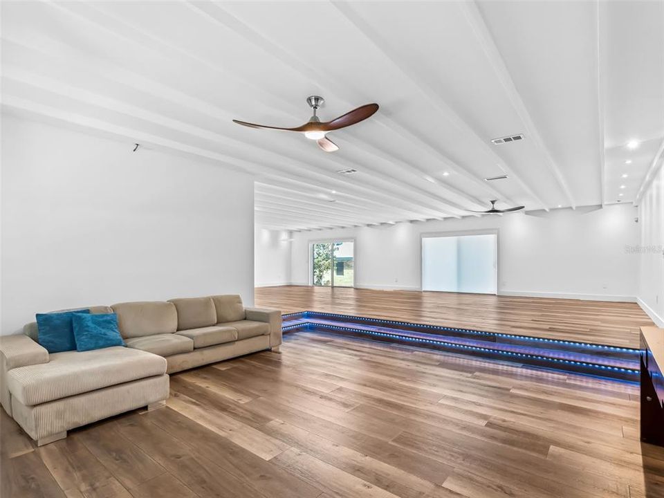For Sale: $1,200,000 (4 beds, 3 baths, 4341 Square Feet)