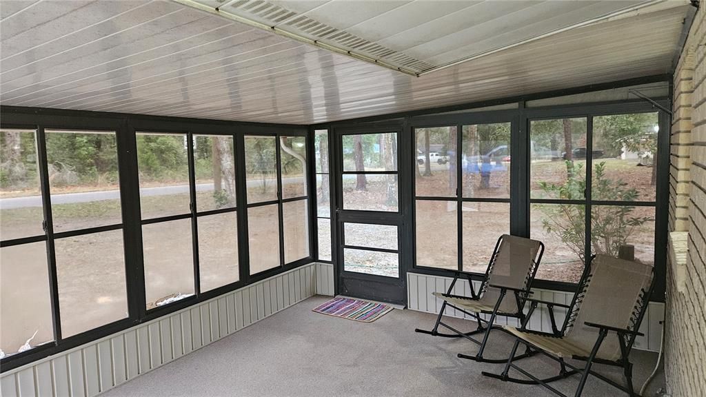 For Sale: $189,900 (2 beds, 1 baths, 1020 Square Feet)