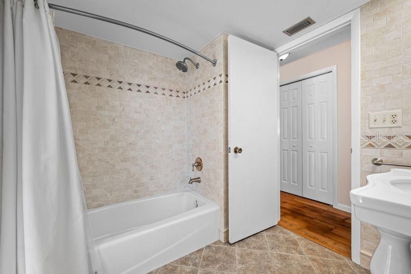 For Sale: $575,000 (4 beds, 2 baths, 1878 Square Feet)