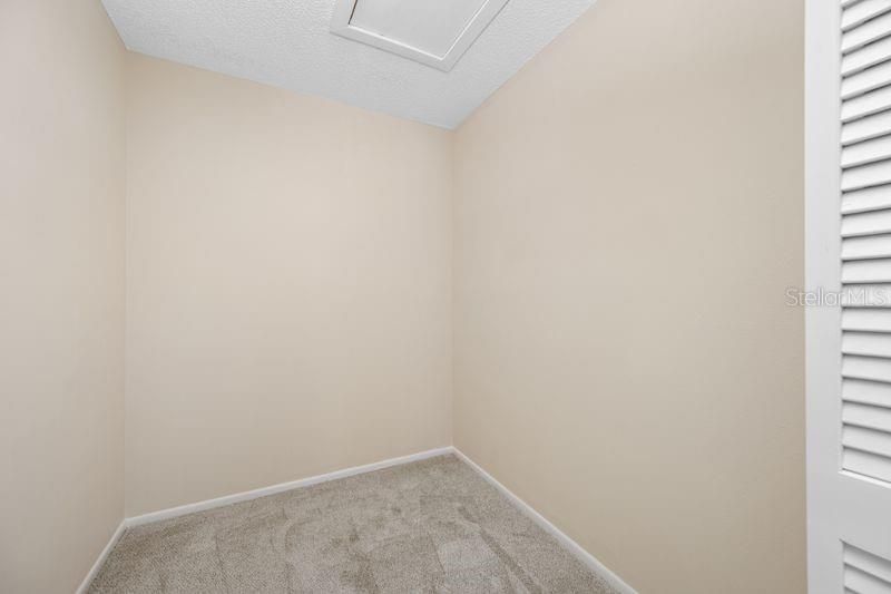 For Sale: $575,000 (4 beds, 2 baths, 1878 Square Feet)