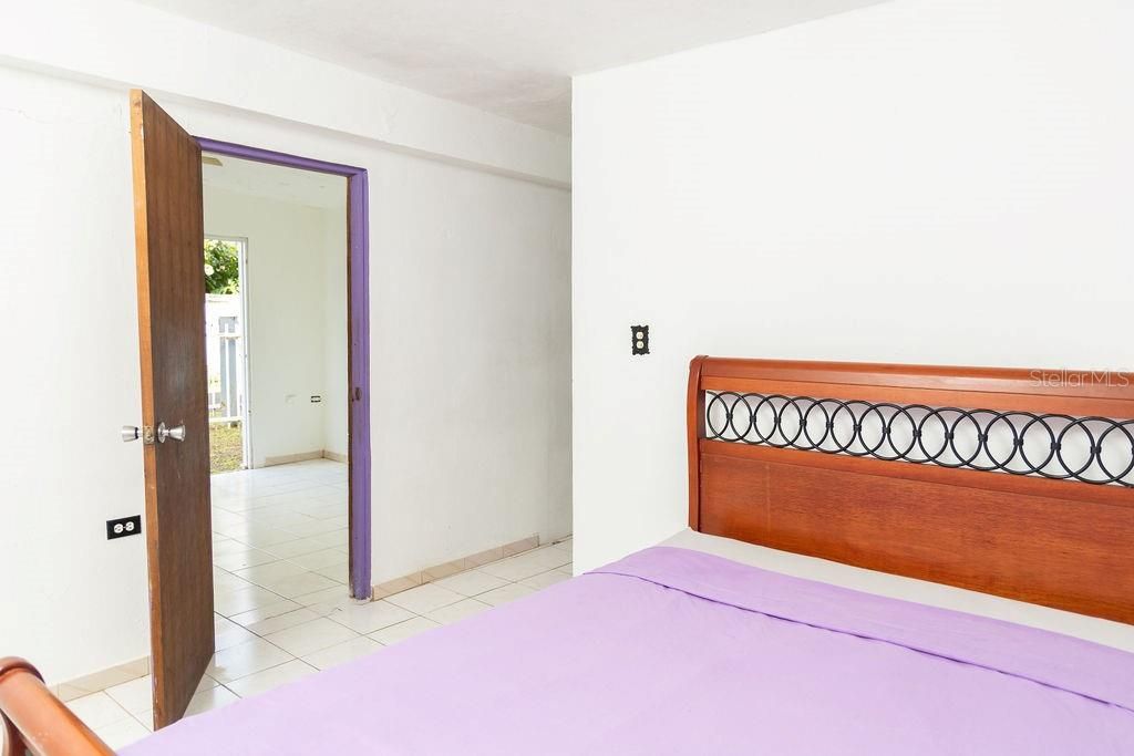 En Venta: $265,000 (3 camas, 2 baños, 800 Pies cuadrados)