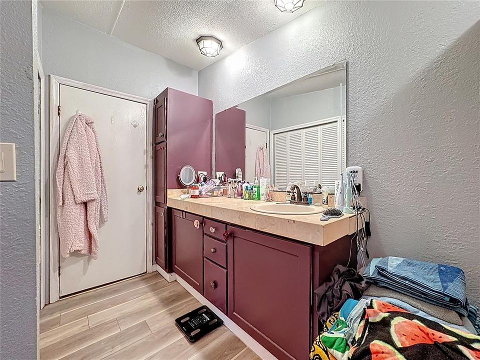 For Sale: $395,000 (4 beds, 2 baths, 1512 Square Feet)