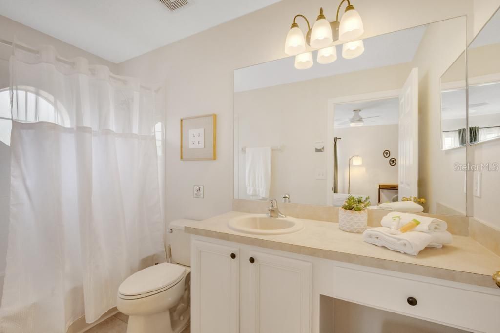 Activo con contrato: $525,000 (7 camas, 4 baños, 2771 Pies cuadrados)