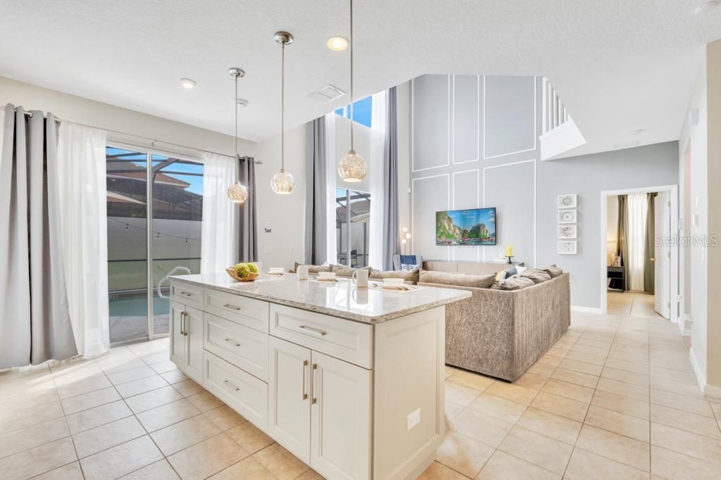 Activo con contrato: $525,000 (7 camas, 4 baños, 2771 Pies cuadrados)