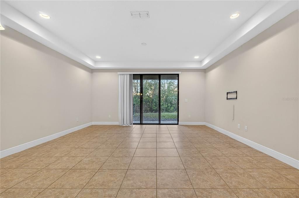 For Sale: $250,000 (3 beds, 2 baths, 1632 Square Feet)