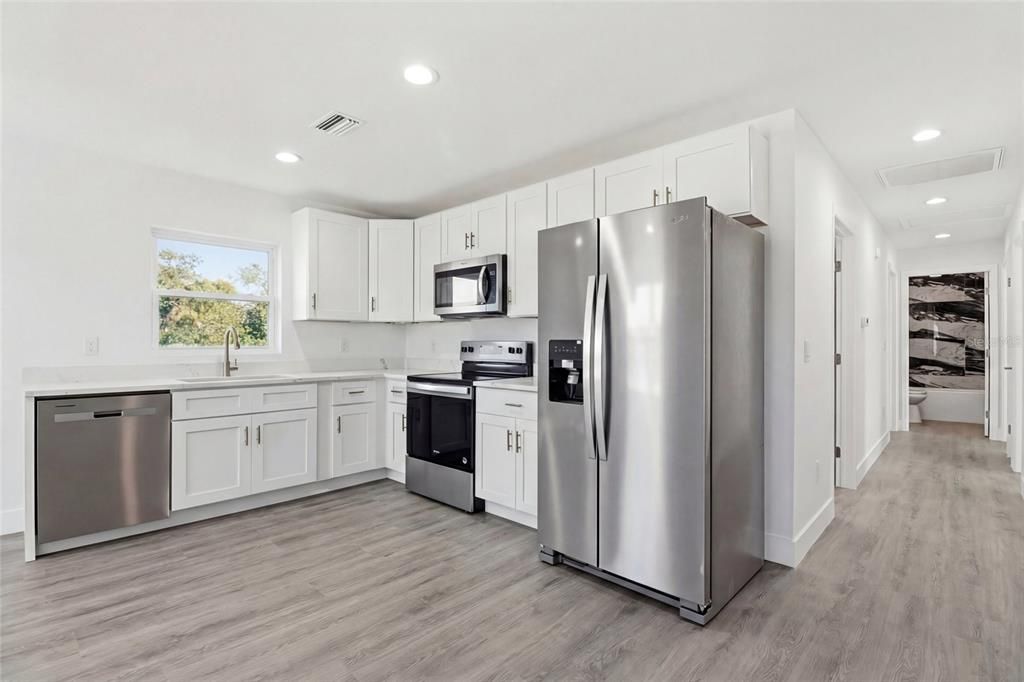 Activo con contrato: $235,000 (3 camas, 2 baños, 1046 Pies cuadrados)