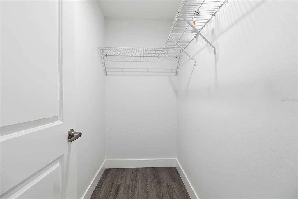 Activo con contrato: $235,000 (3 camas, 2 baños, 1046 Pies cuadrados)
