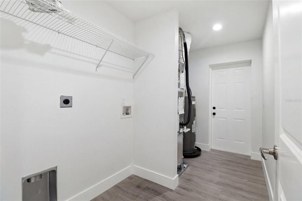 Activo con contrato: $235,000 (3 camas, 2 baños, 1046 Pies cuadrados)