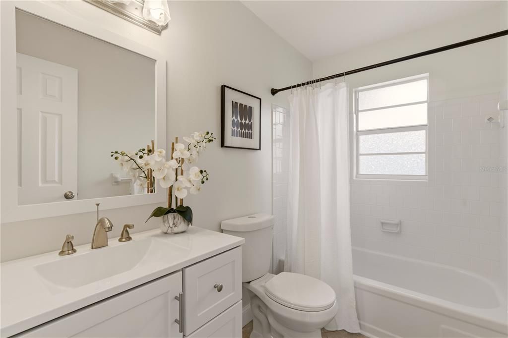 En Venta: $175,000 (2 camas, 2 baños, 979 Pies cuadrados)