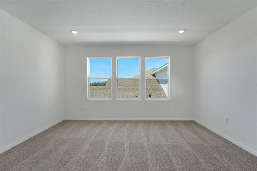 For Sale: $609,990 (5 beds, 3 baths, 3550 Square Feet)
