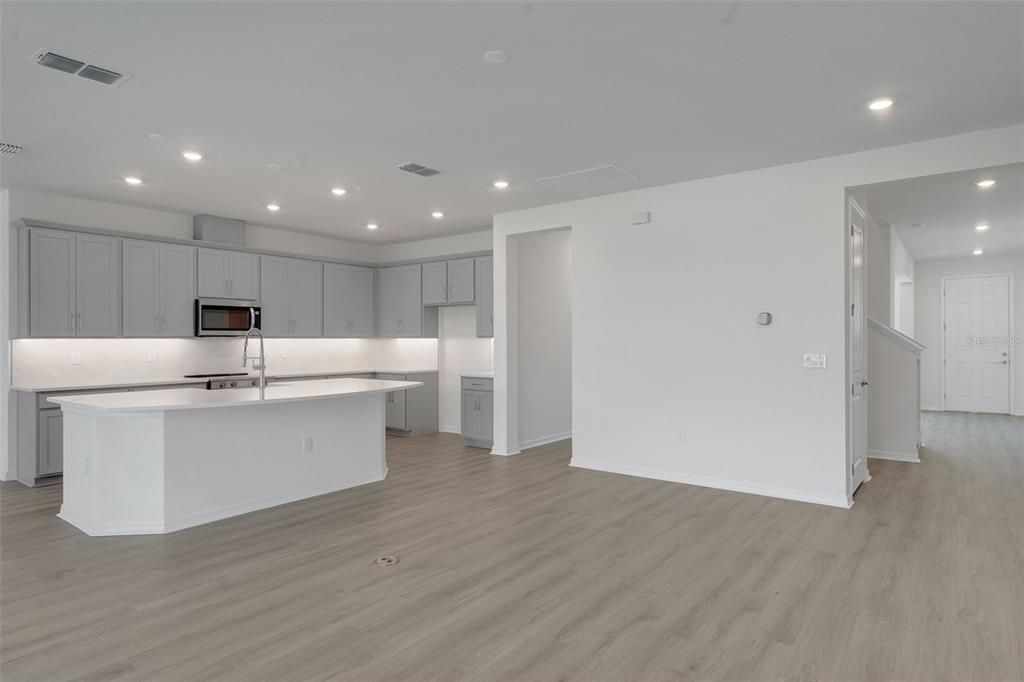 For Sale: $609,990 (5 beds, 3 baths, 3550 Square Feet)