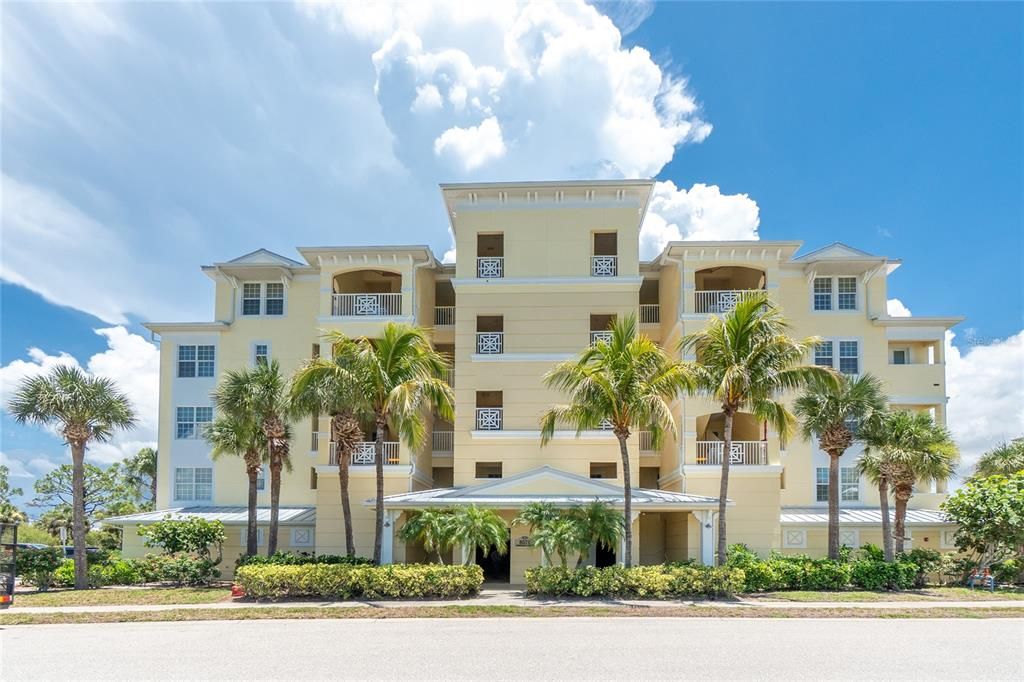 Active With Contract: $259,900 (3 beds, 2 baths, 1729 Square Feet)