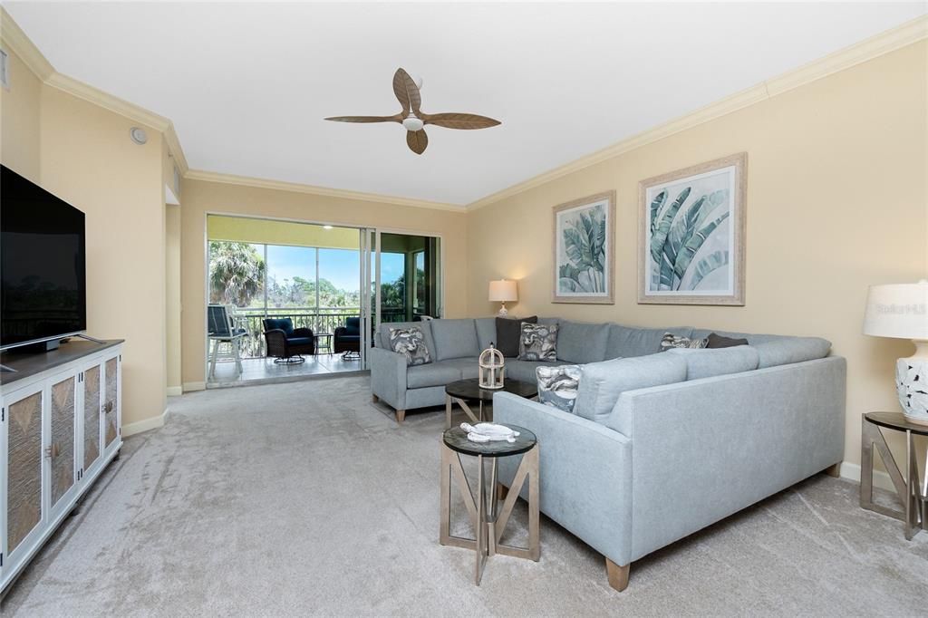 Active With Contract: $259,900 (3 beds, 2 baths, 1729 Square Feet)