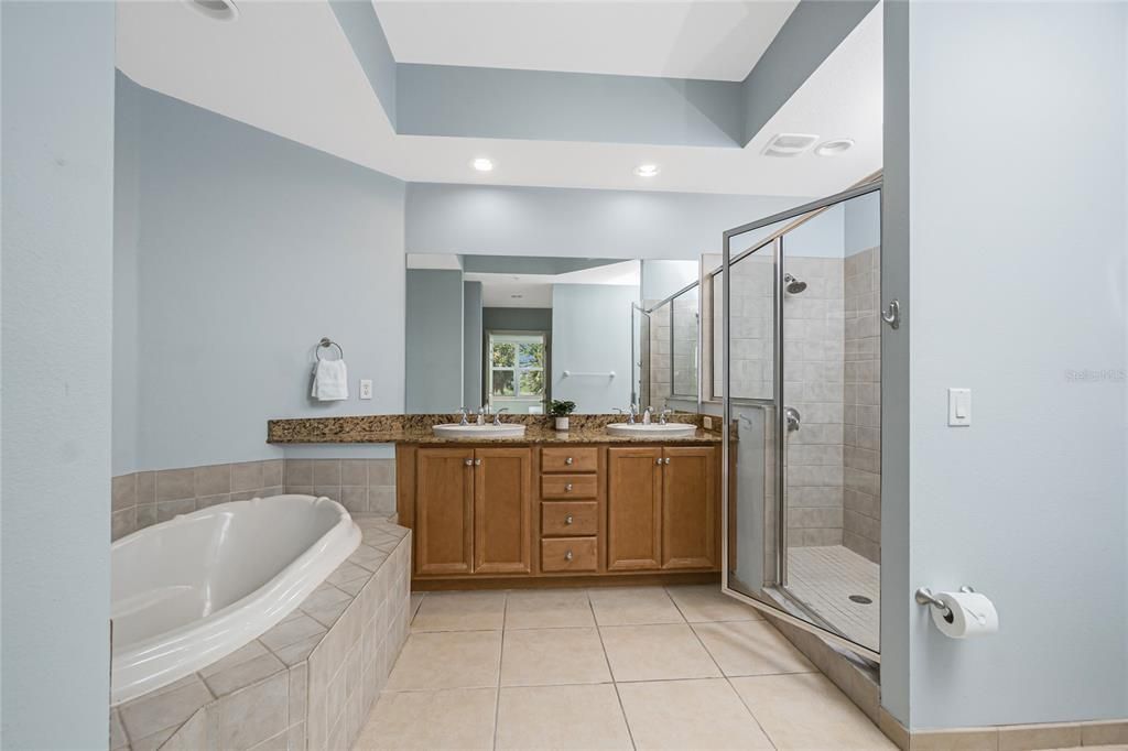 Active With Contract: $259,900 (3 beds, 2 baths, 1729 Square Feet)