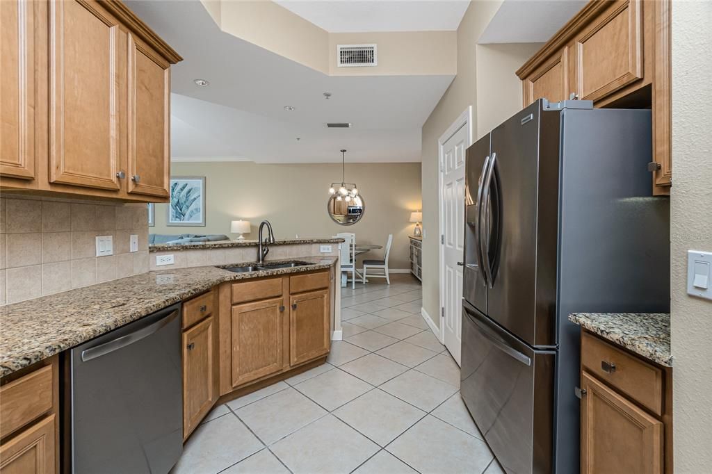 Active With Contract: $259,900 (3 beds, 2 baths, 1729 Square Feet)