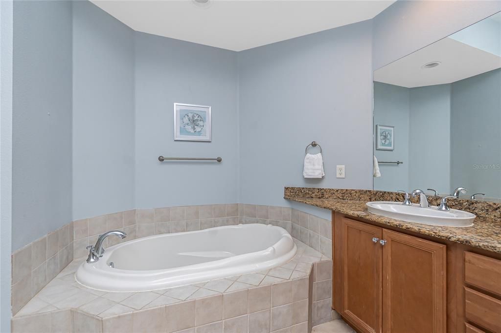 Active With Contract: $259,900 (3 beds, 2 baths, 1729 Square Feet)