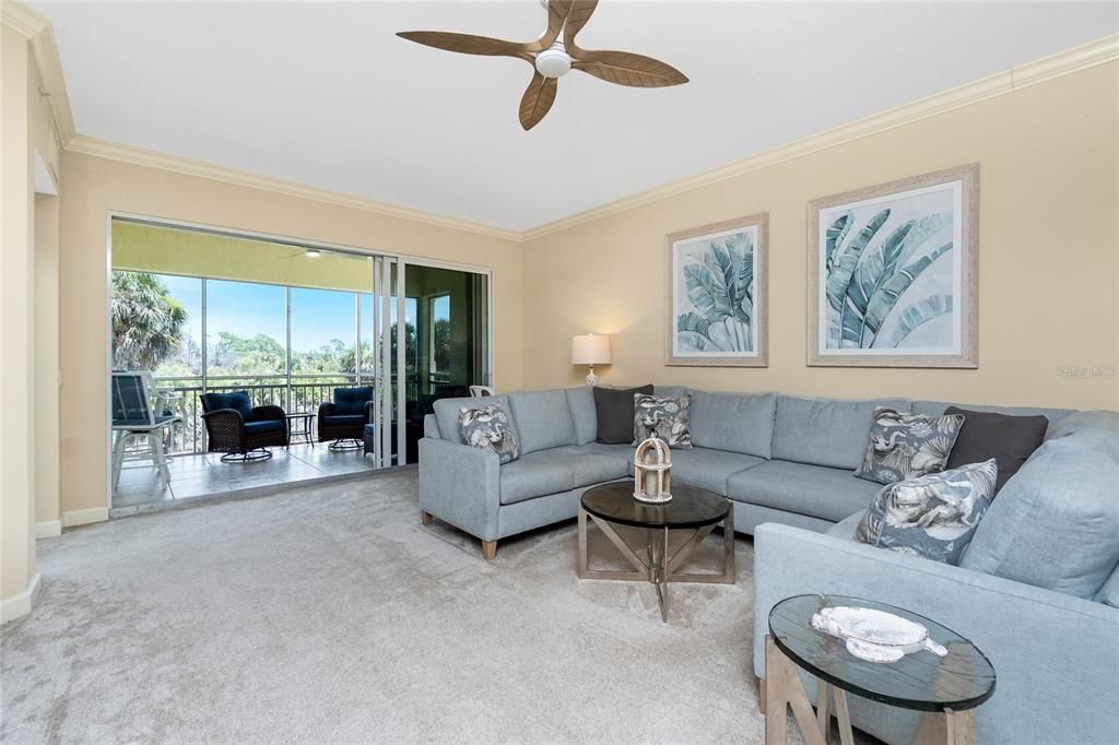 Active With Contract: $259,900 (3 beds, 2 baths, 1729 Square Feet)