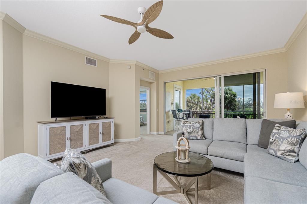 Active With Contract: $259,900 (3 beds, 2 baths, 1729 Square Feet)